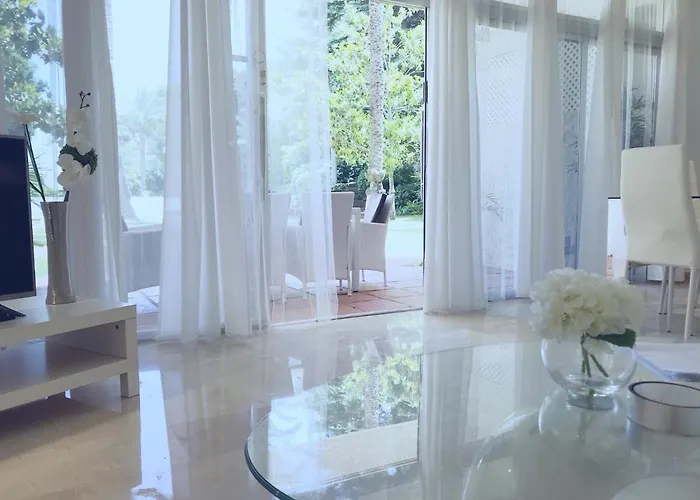 Vivaldi Boutique Jardines Del Mar ماربيا