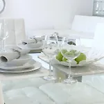 Vivaldi Boutique Jardines Del Mar Apartment Marbella