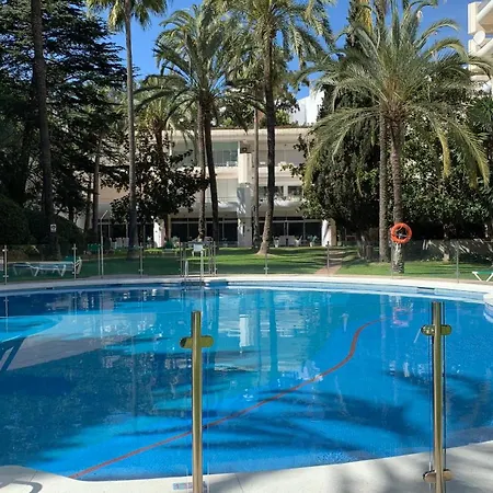 Vivaldi Boutique Jardines Del Mar Marbella